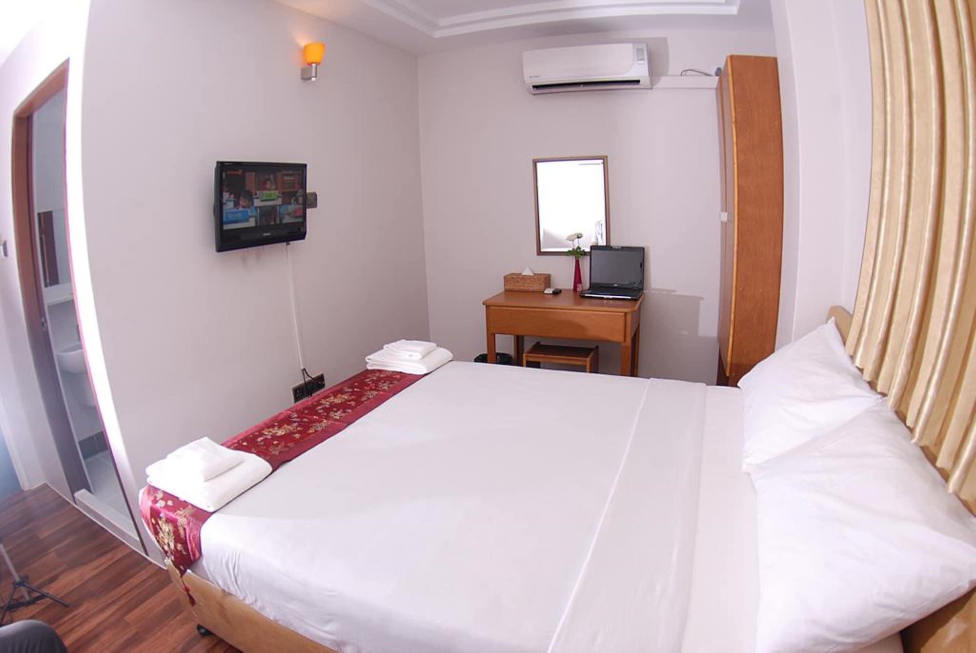 Holiday Hotel Yangon Ngoại thất bức ảnh
