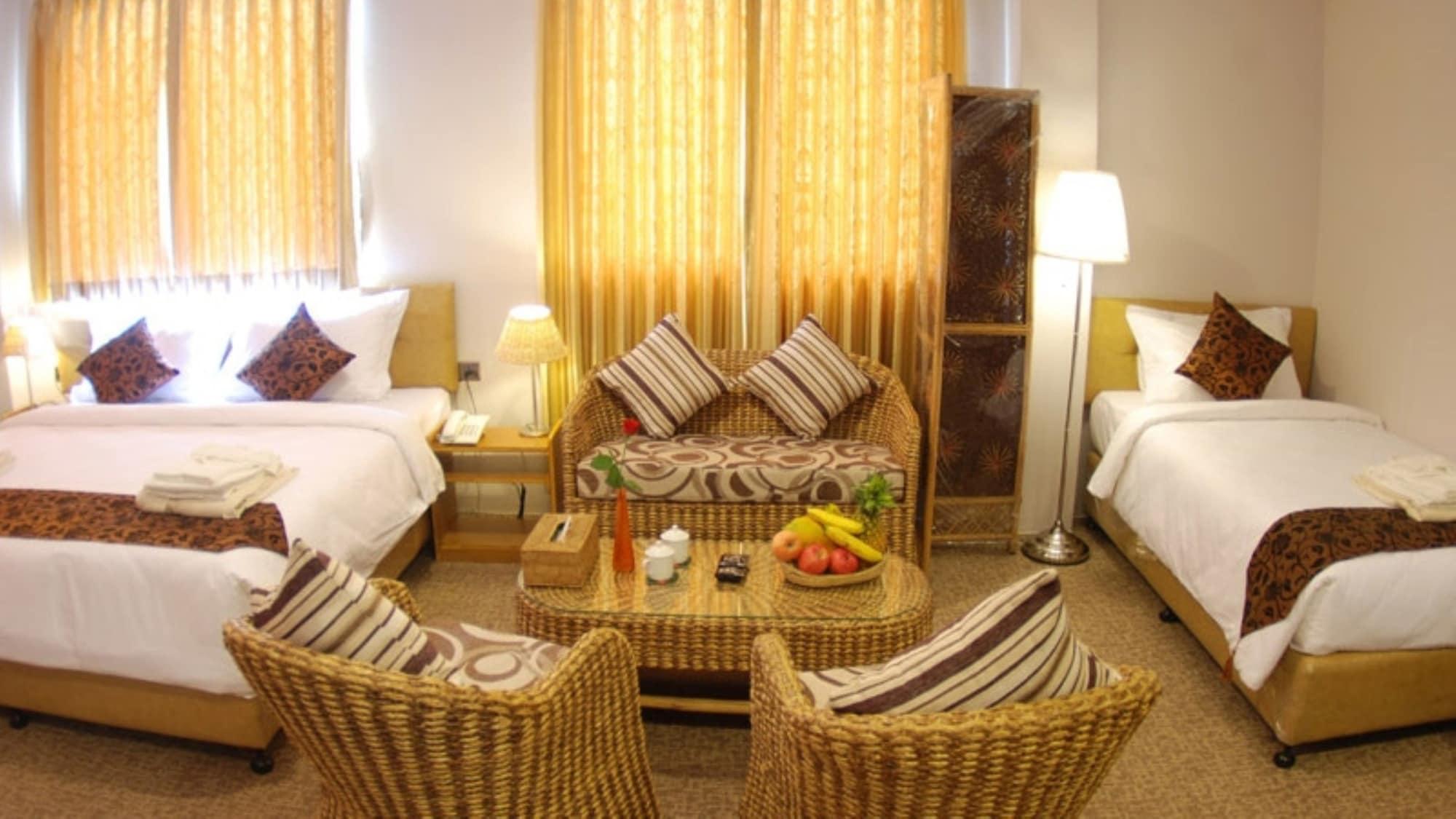 Holiday Hotel Yangon Ngoại thất bức ảnh