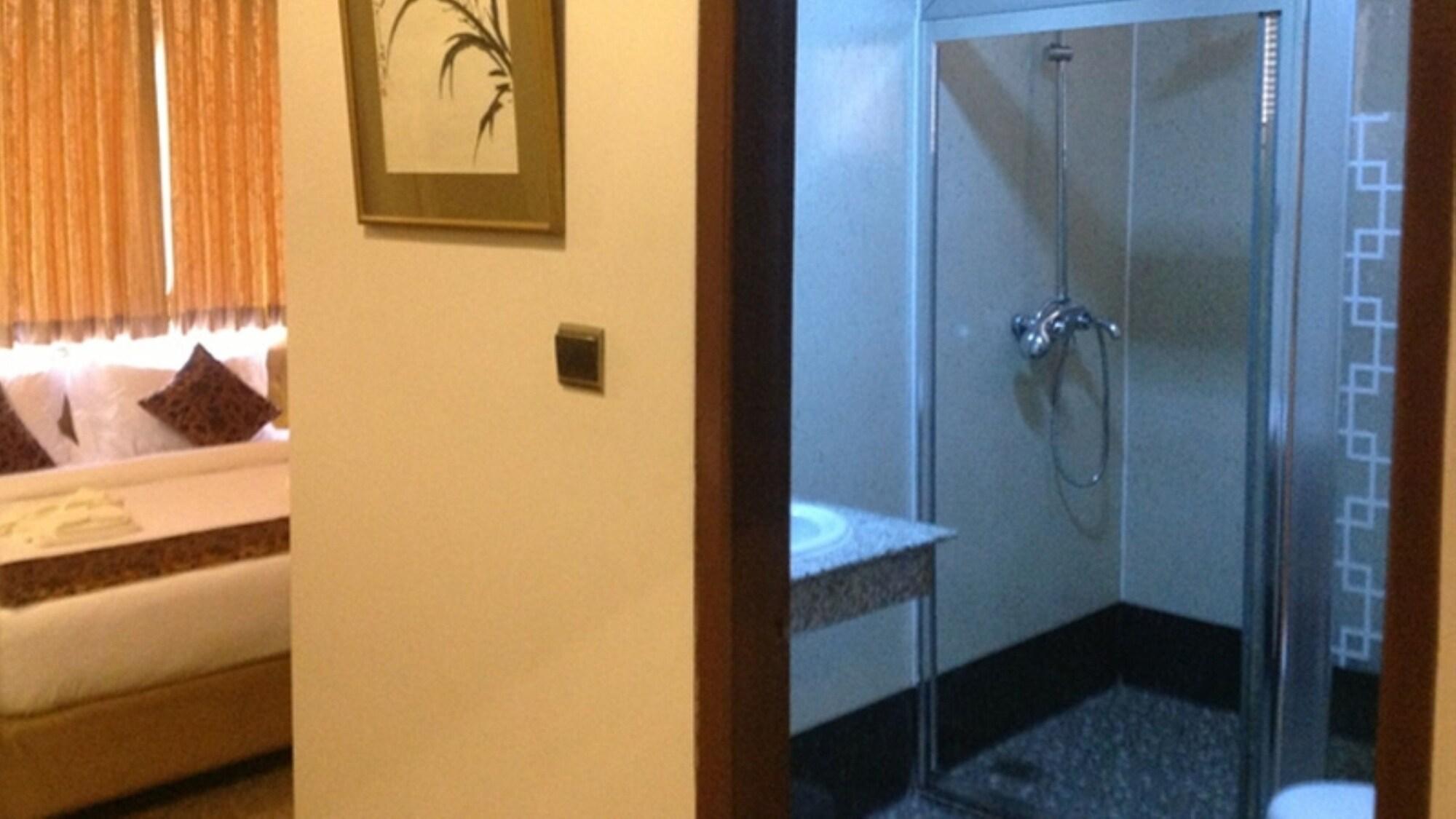 Holiday Hotel Yangon Ngoại thất bức ảnh
