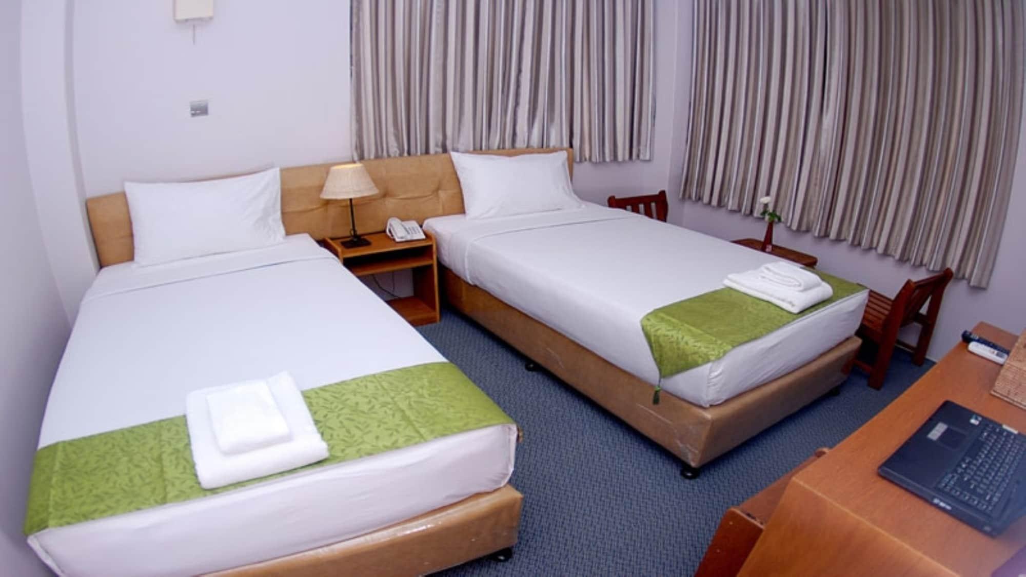 Holiday Hotel Yangon Ngoại thất bức ảnh