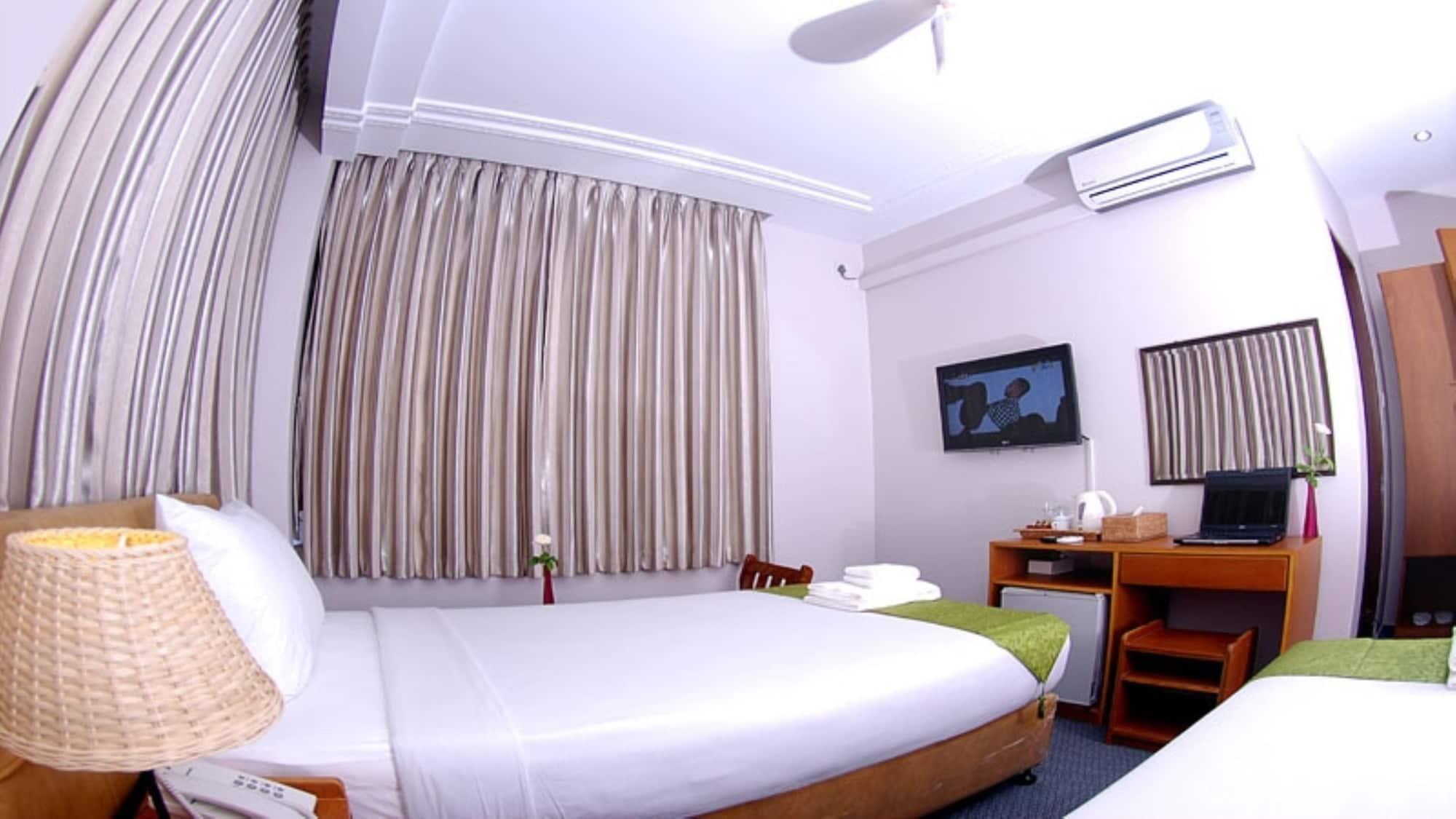 Holiday Hotel Yangon Ngoại thất bức ảnh