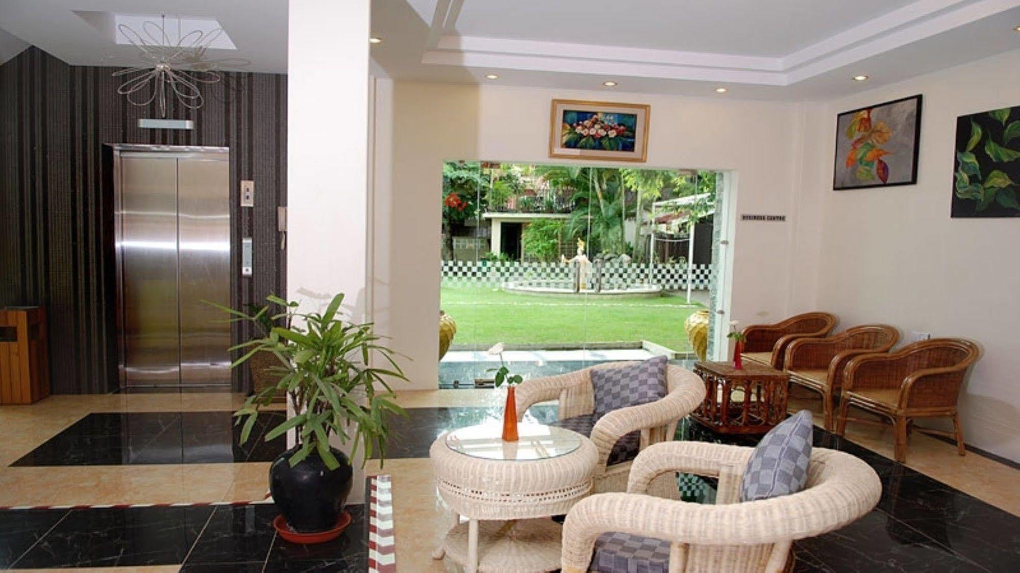 Holiday Hotel Yangon Ngoại thất bức ảnh