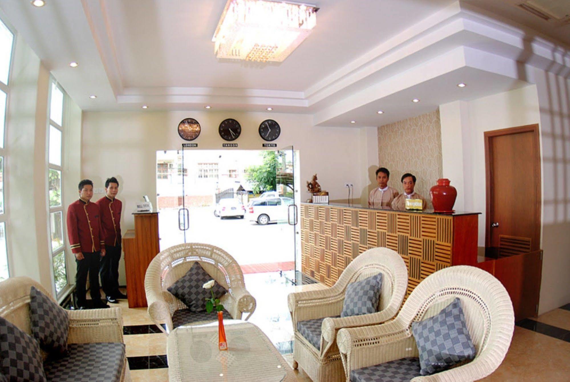 Holiday Hotel Yangon Ngoại thất bức ảnh