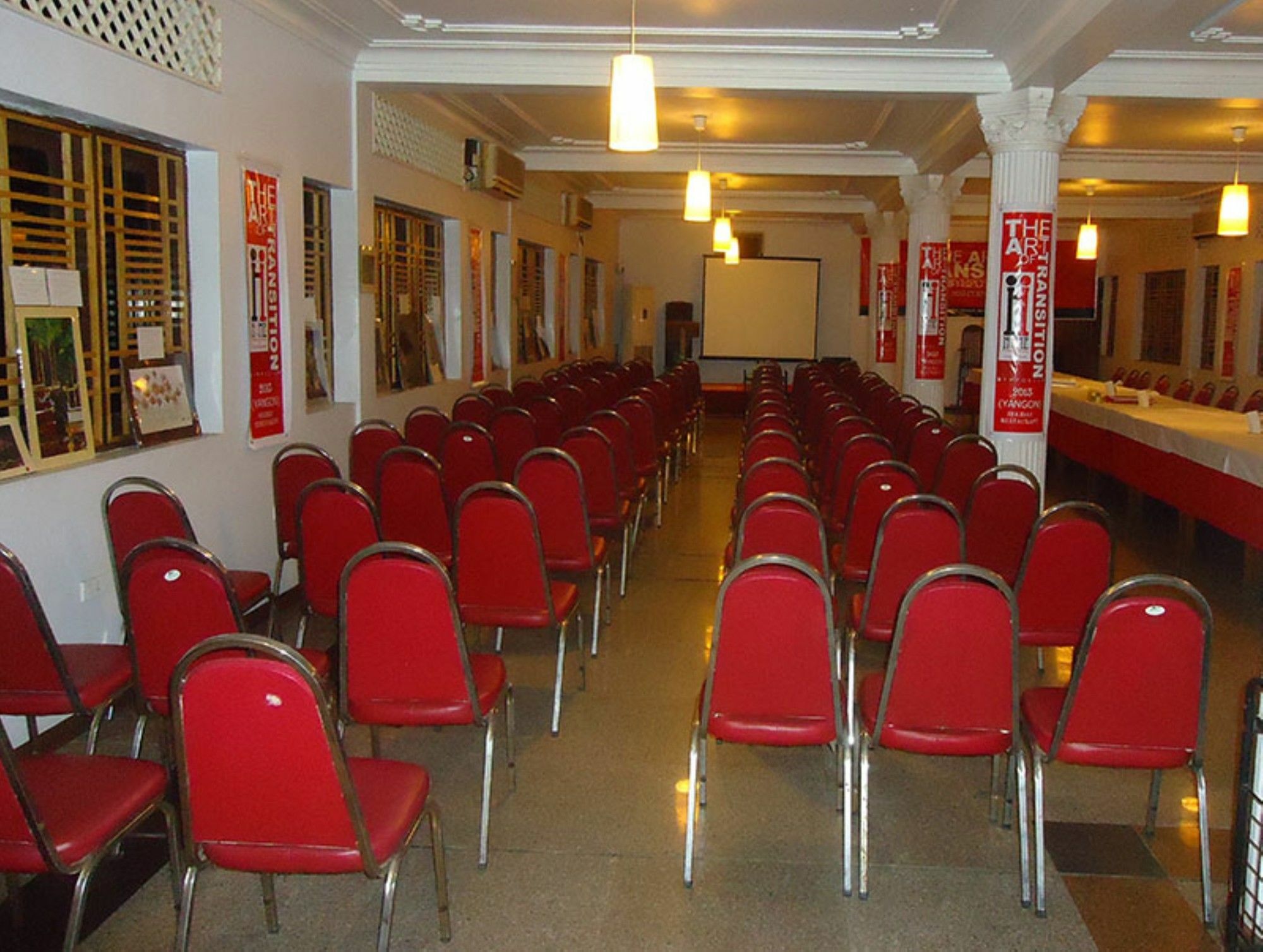 Holiday Hotel Yangon Ngoại thất bức ảnh